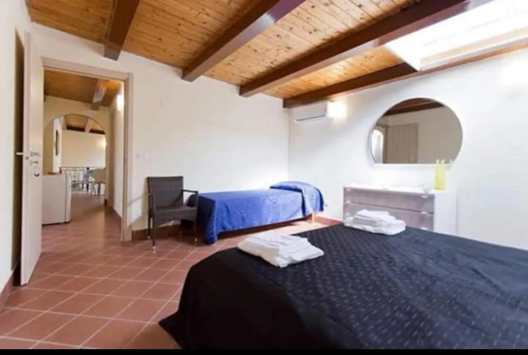 B&B Teatro Politeama House Zoe blu e gialla intero appartamento Palermo Italia